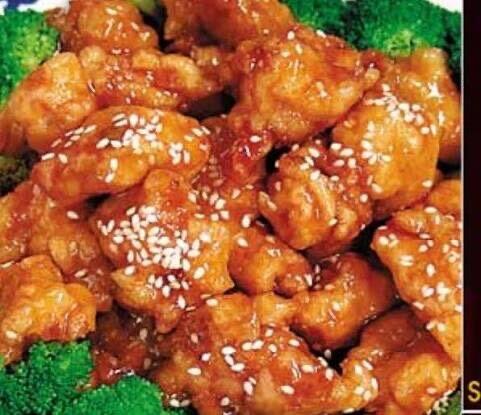Crispy White Meat Sesame Chicken w. Broccoli